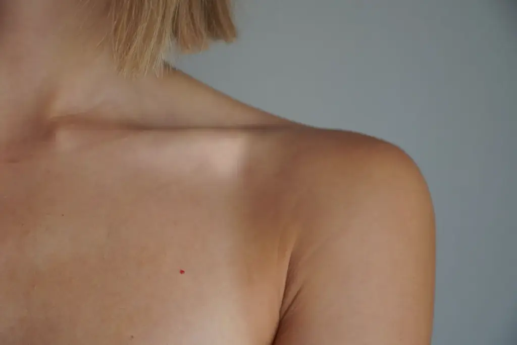 Peau qui réagit au soleil : reconnaître et réagir